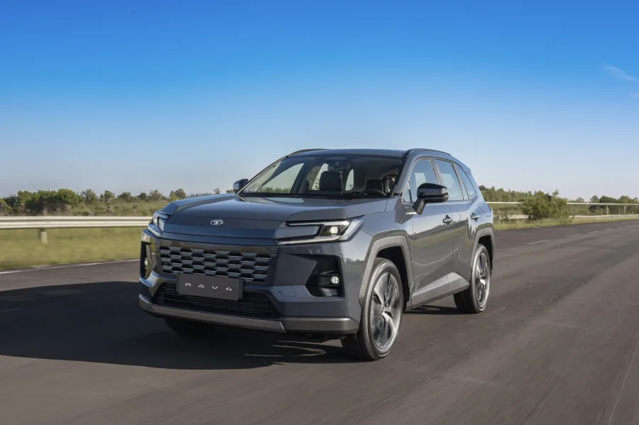 Novo Toyota RAV4 2026 chega mais potente e até R$ 30 mil mais barato no Brasil