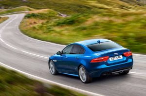 Jaguar XE é um sedan esportivo