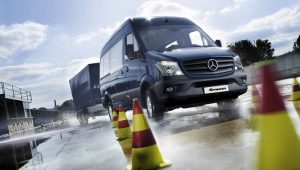 Confira as características do furgão e da van Sprinter