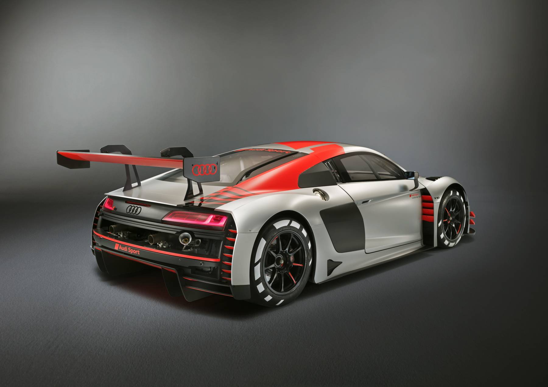 Audi r 8 lms