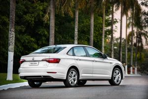 Novo Volkswagen Jetta 2019 promete bom desempenho, conforto e economia