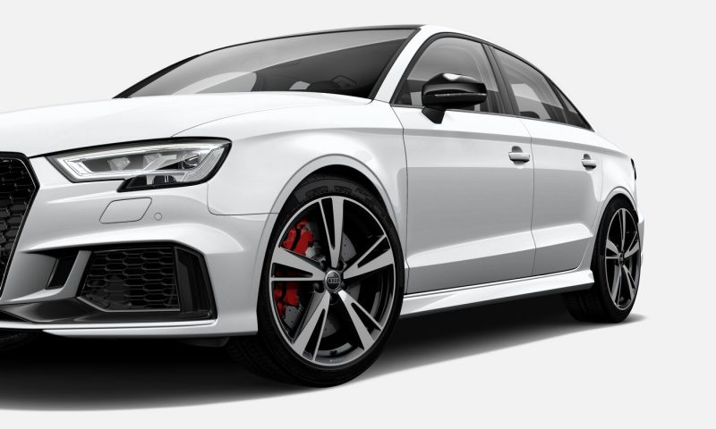 Audi RS 3 Sedan tem motor potente e muito espaço
