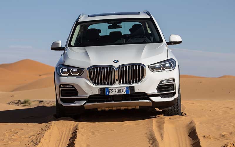 Vídeo mostra o novo BMW X5 no deserto do Saara