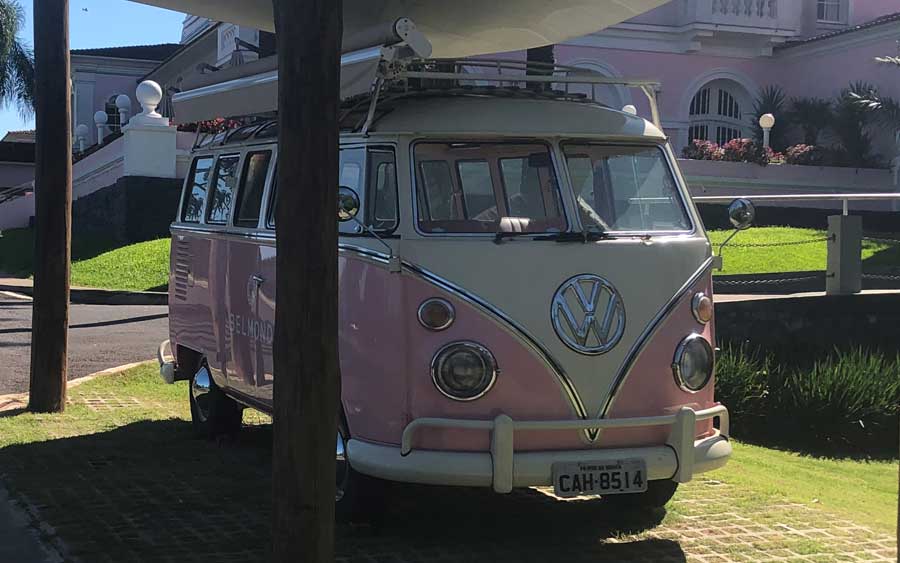 Kombi rosa no Hotel Belmond das Cataratas (foto: Alan Correa)