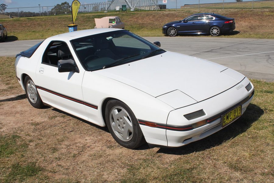 Mazda RX-7 - Segunda geração (foto: Jeremy / wikimedia) 