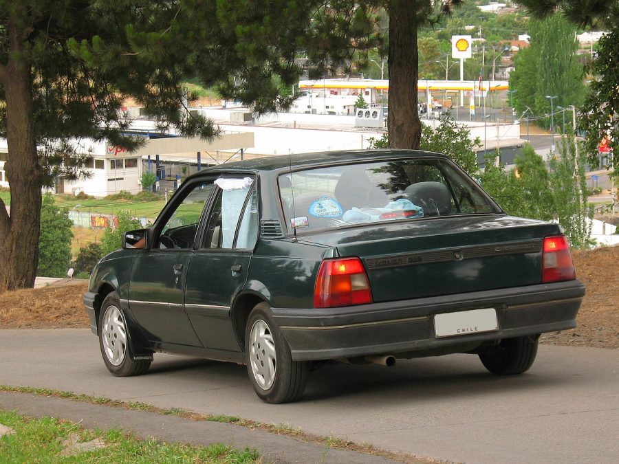 Chevrolet Monza 1.8 GLS 1996 (foto: order_242 / wikimedia)