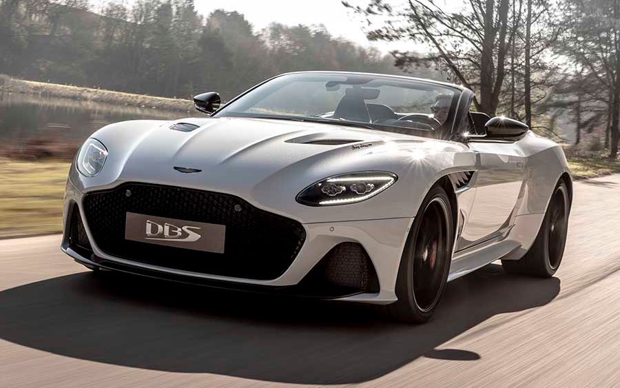 Vento no cabelo com o Aston Martin DBS Superleggera Volante