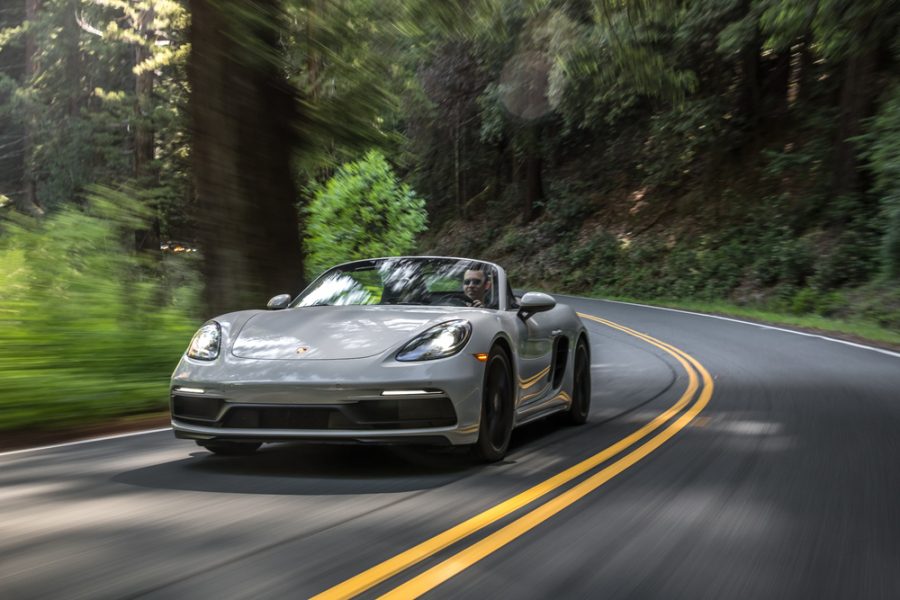 Porsche 718 GTS: esportividade sobre rodas Cayman ou Boxster