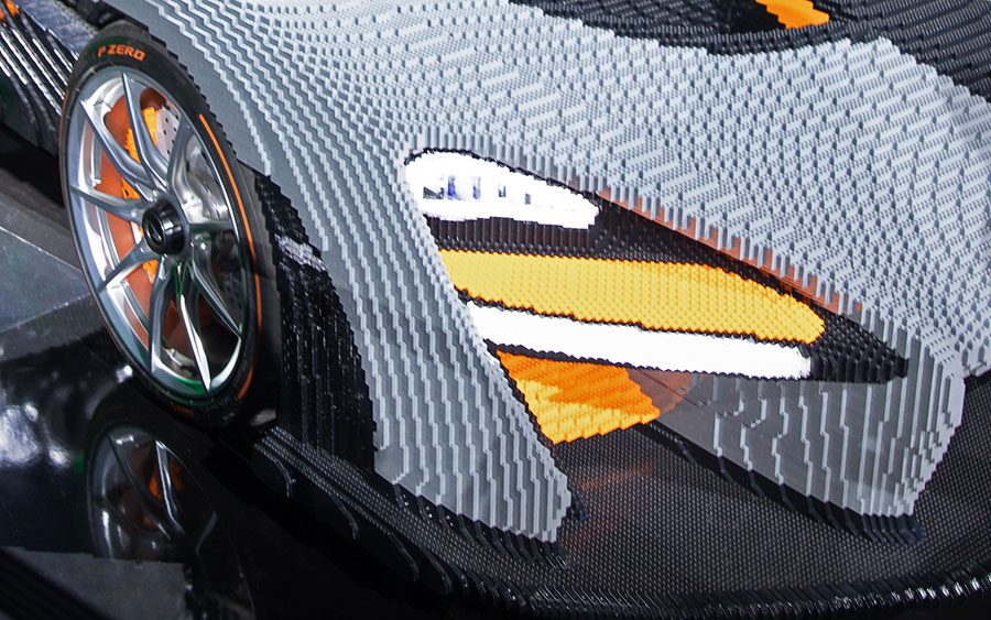 Uma McLaren Senna feita de Lego