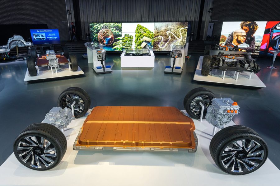 A General Motors revela sua nova plataforma modular e sistema de bateria, Ultium, quarta-feira, 4 de março de 2020, no Design Dome no campus do GM Tech Center em Warren, Michigan. (Foto de Steve Fecht para a General Motors)