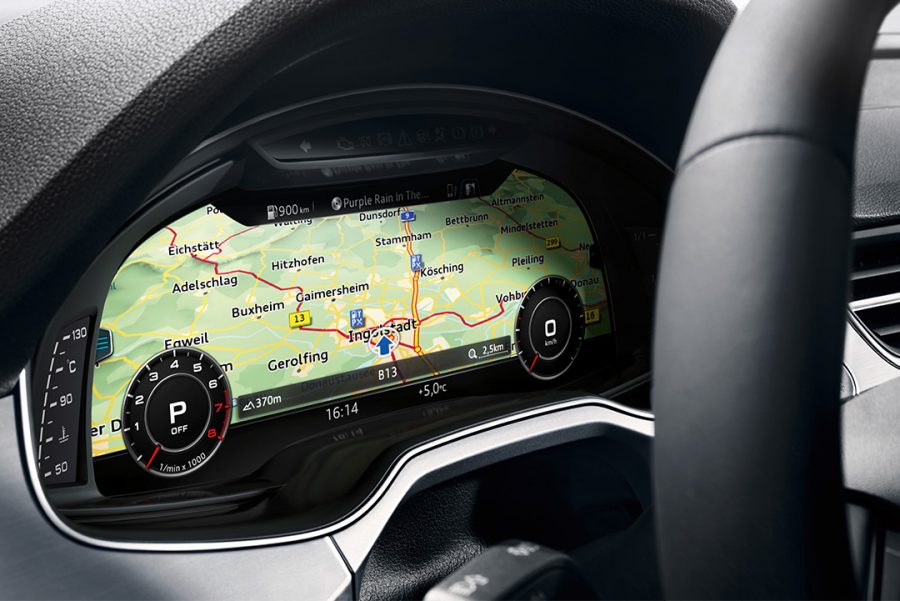  Totalmente concebido para o motorista e 100% digital, o modelo conta com o Audi Virtual Cockpit, o painel de instrumentos mais inovador do mercado. Sua tela de 12,3 polegadas exibe informações com riqueza de detalhes e qualidade de imagem impressionante.