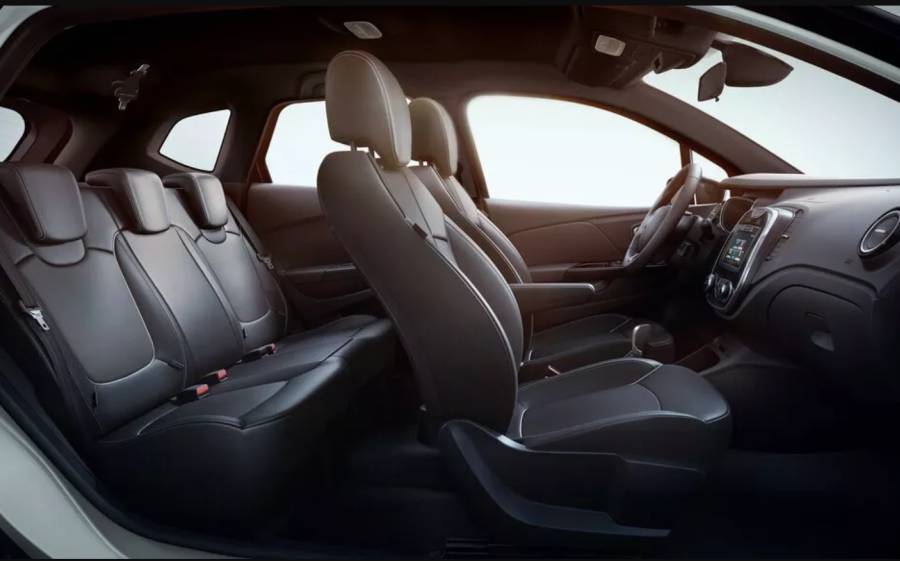 Por dentro o carro traz acabamento simples, porém agrada compradores. (Foto: Divulgação)