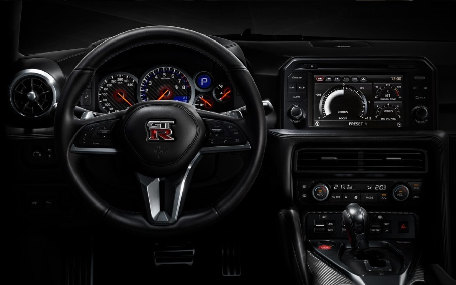 Nissan GT-R - detalhe painel (foto: divulgação)
