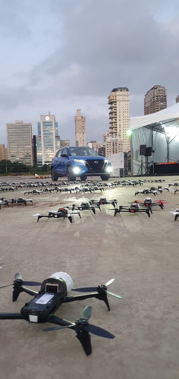 Show de drones que iluminou o céu de São para apresentar o Novo Kicks no Brasil