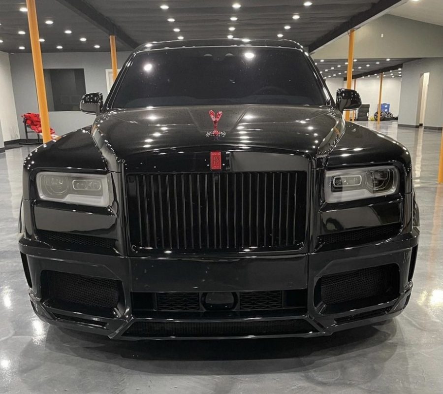 O Rolls-Royce Cullinan Black Badge do novato passou por uma grande customização