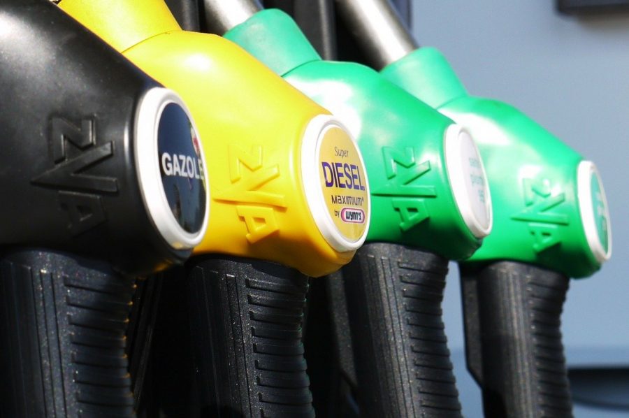 Diesel ou gasóleo é um óleo derivado da destilação do petróleo bruto usado como combustível nos motores a diesel/gasóleo, constituído basicamente por hidrocarbonetos. O óleo diesel é um composto formado principalmente por átomos de carbono, hidrogênio e em baixas concentrações por enxofre, nitrogênio e oxigênio.