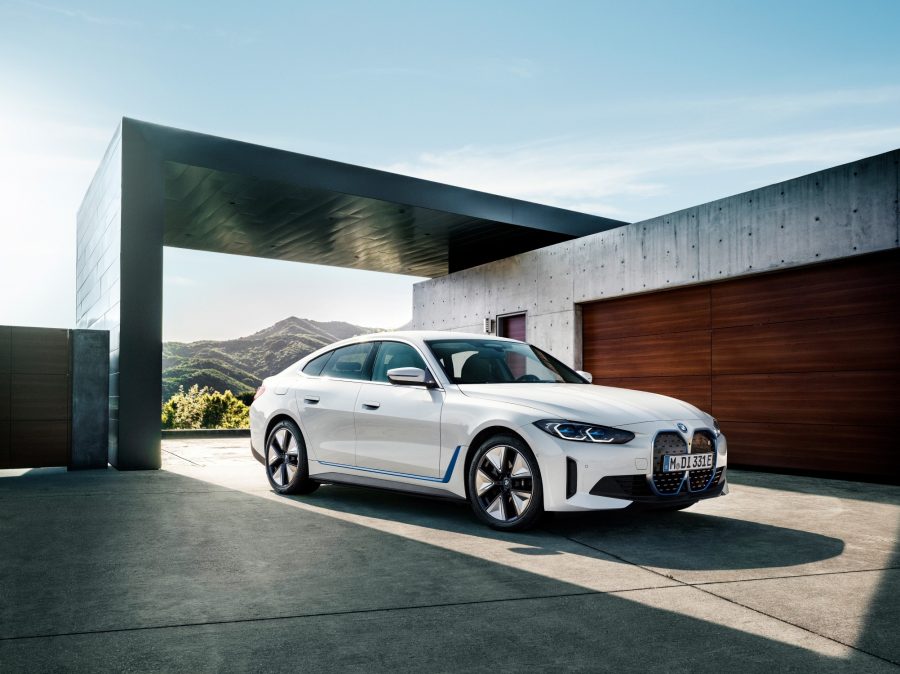 Novo BMW i4 chega para integrar a gama de veículos elétricos da marca