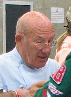 Stirling Moss em 2008 (Franca / Flickr / Wikimedia)