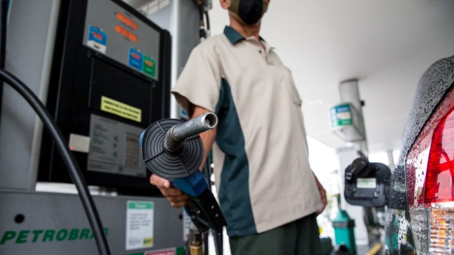 Governo aprova MP que permite postos venderem gasolina genérica