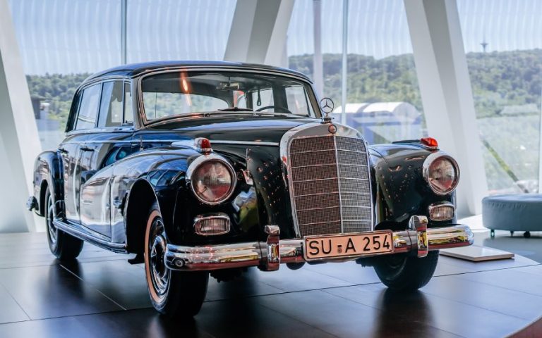 Primeiro chanceler da República Federal da Alemanha usou um Mercedes 300