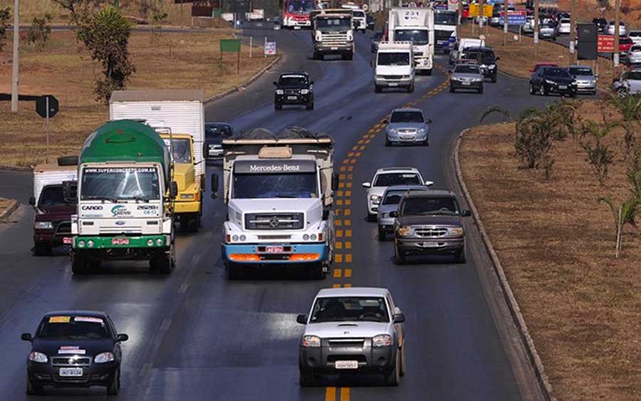 Novas regras de trânsito, como pontuação da CNH, entraram em vigor