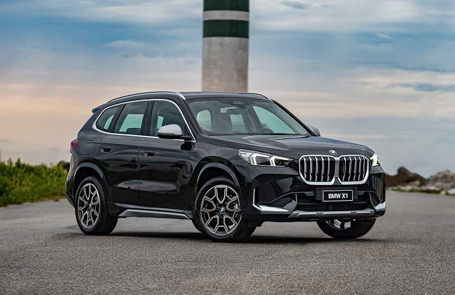 Segundo o programa Conpet, do Inmetro, o novo BMW X1 se mostrou mais eficiente. A versão sDrive18i apresentou um consumo de 11,4km/l em ciclo urbano e 13,5km/l em estradas. Já as versões sDrive20i registraram médias de 10,7km/l e 13km/l em ciclos urbano e de estrada, respectivamente.