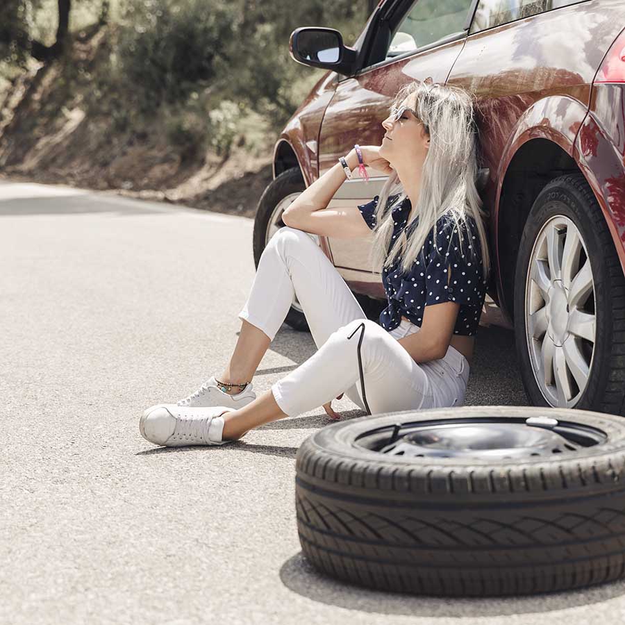 Evite dirigir com pneus desgastados ou com baixa pressão, o que pode aumentar o consumo de combustível.