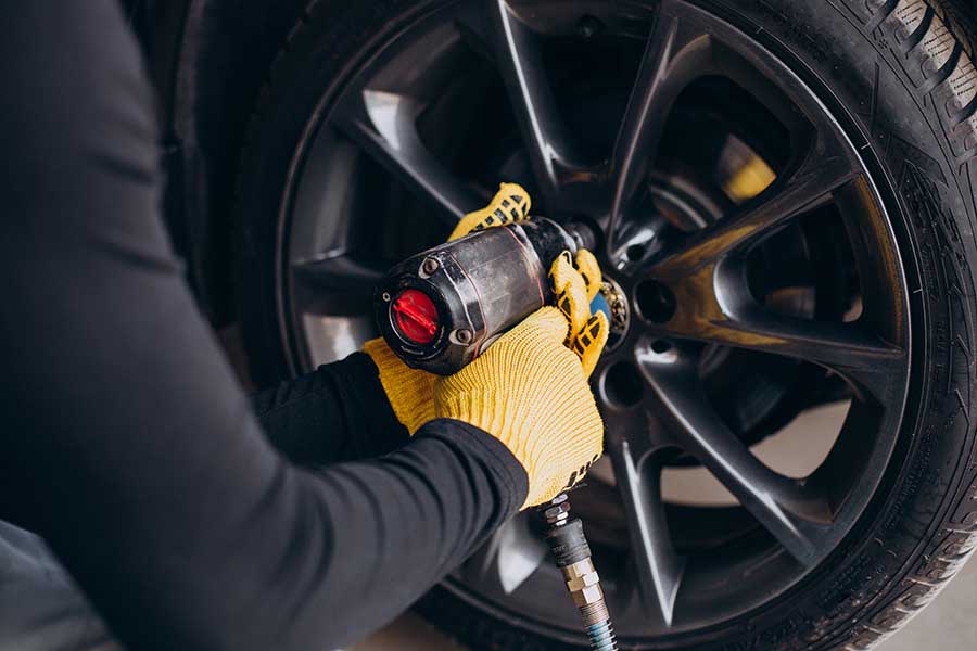 Use o mesmo tipo de pneu em todas as rodas para manter a estabilidade do veículo e evitar desgaste desnecessário. Não misture radiais e diagonais.