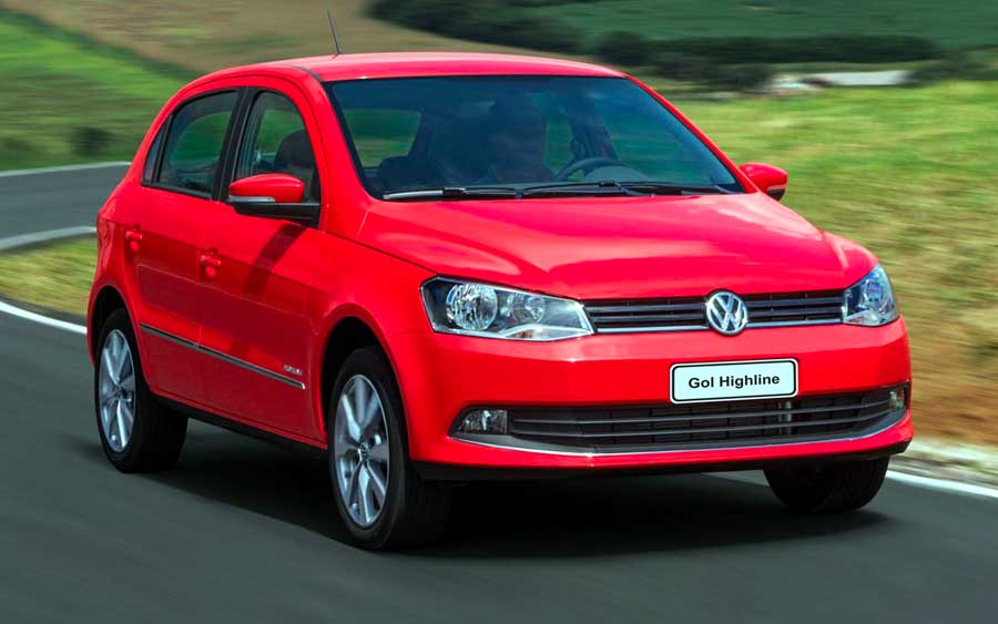 O design do Volkswagen Gol Highline 1.6 de 2015 incorpora uma sofisticada mistura de estilo e funcionalidade.