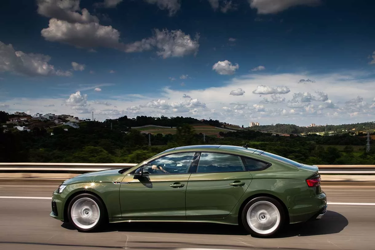 Além de toda a pompa, o Audi A5 Sportback também é prático.