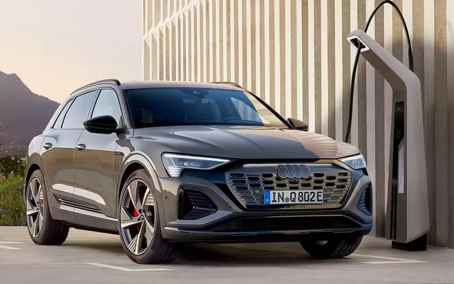 Audi Q8 E-tron Performance Black 2024: O Futuro da Performance Sustentável