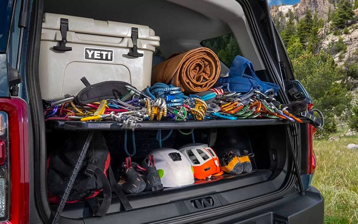 Versátil e poderoso, o Bronco Sport atende tanto aos amantes de aventuras off-road quanto àqueles que precisam de um veículo para uso diário na cidade.