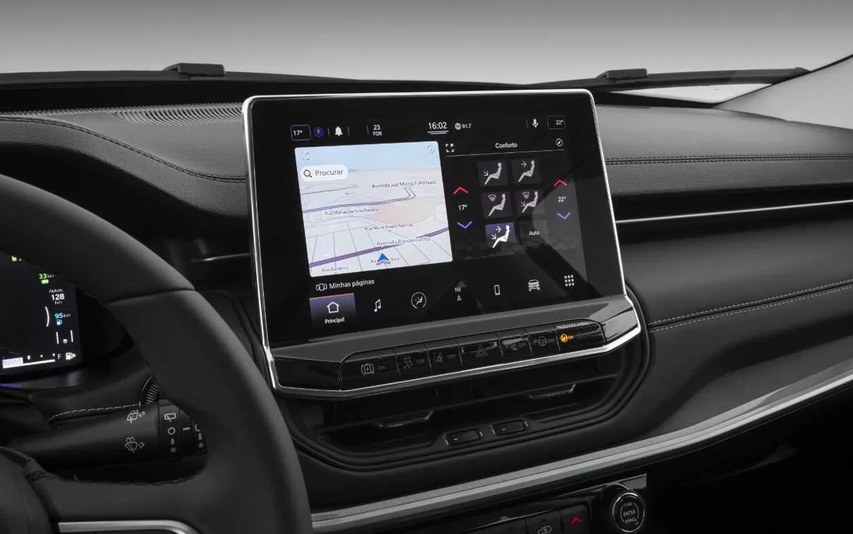 O Compass 4xe se destaca com seu design exclusivo e cores únicas. Além disso, acumulou prêmios, incluindo "Maior Valor de Revenda" e "Melhor SUV Premium", mostrando seu apelo tanto em estilo quanto em desempenho.