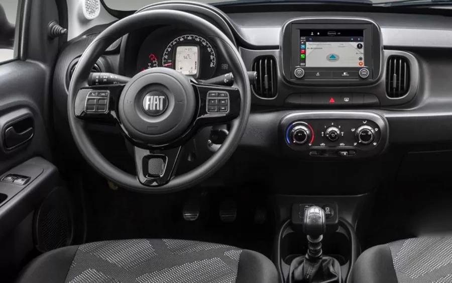 O Fiat Mobi Like 1.0 é uma opção acessível, com um preço aproximado de R$ 69,990, tornando-se uma escolha econômica para os compradores.