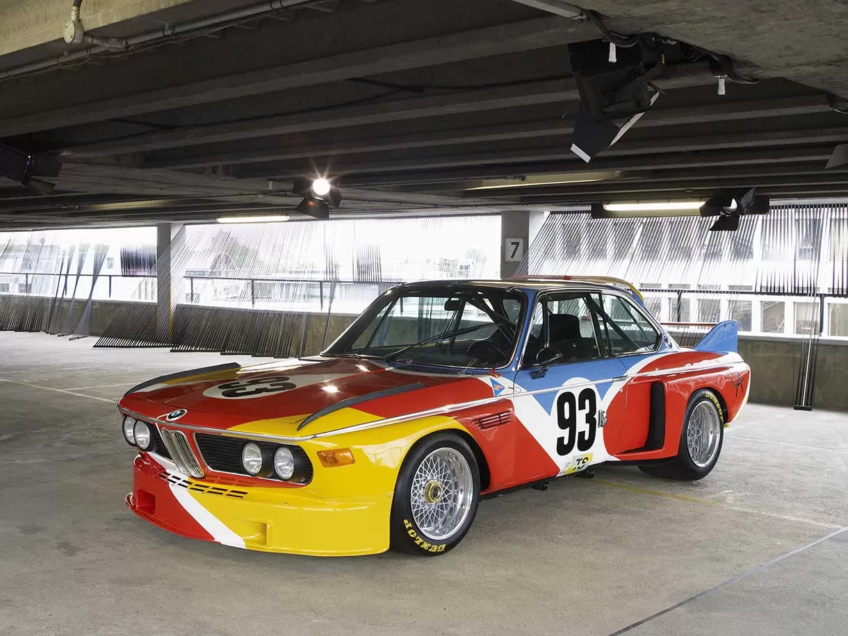 ARTE DRIVE! The BMW Art Car Collection 1975-2010 em Londres, 21 de julho a 4 de agosto de 2012. Alexander Calder, BMW Art Car, 1975 - BMW 3.0 CSL