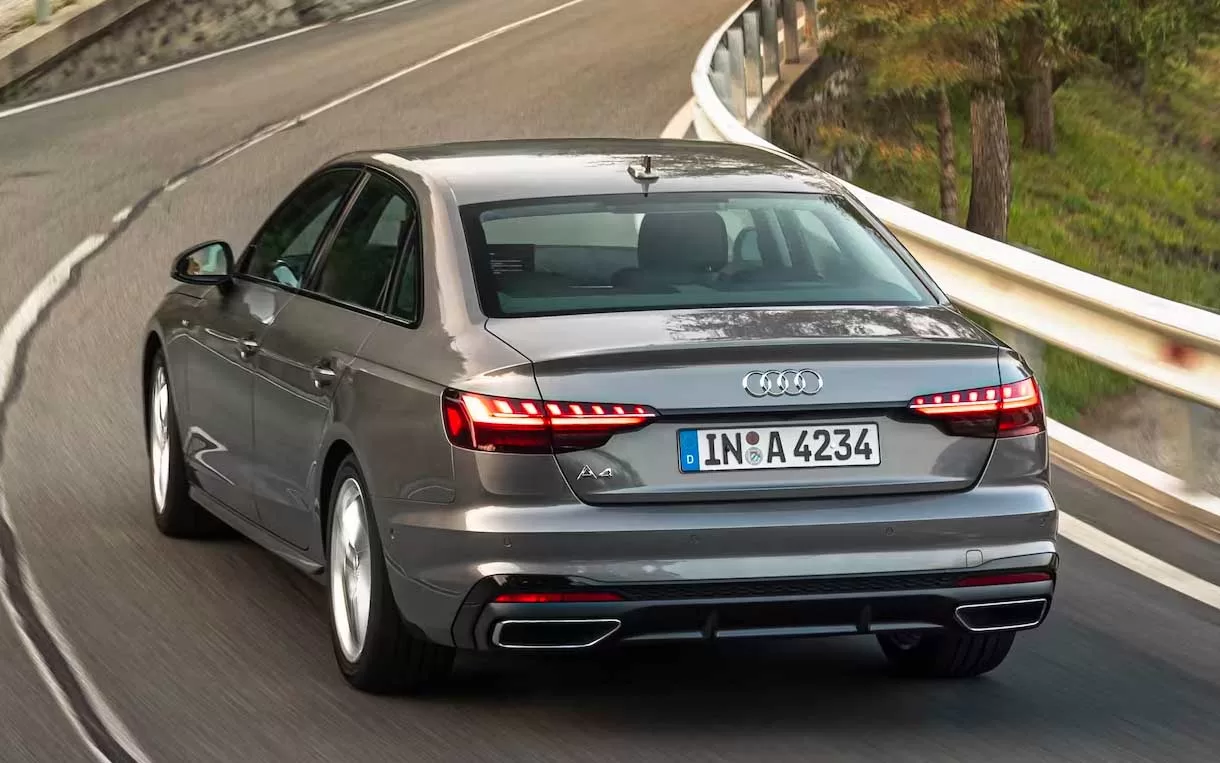 O Audi A4 Sedan Prestige 40 TFSI S tronic brilha em desempenho, com um motor 2.0 TFSI que oferece 204 CV de potência e um torque impressionante de 320 Nm. Isso se traduz em uma aceleração de 0 a 100 km/h em apenas 7,1 segundos, tornando-o ágil nas estradas.