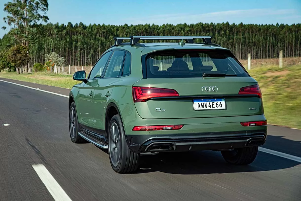 Audi Q5 é como um traje de gala em forma de carro, com sua grade frontal marcante e suas curvas elegantes