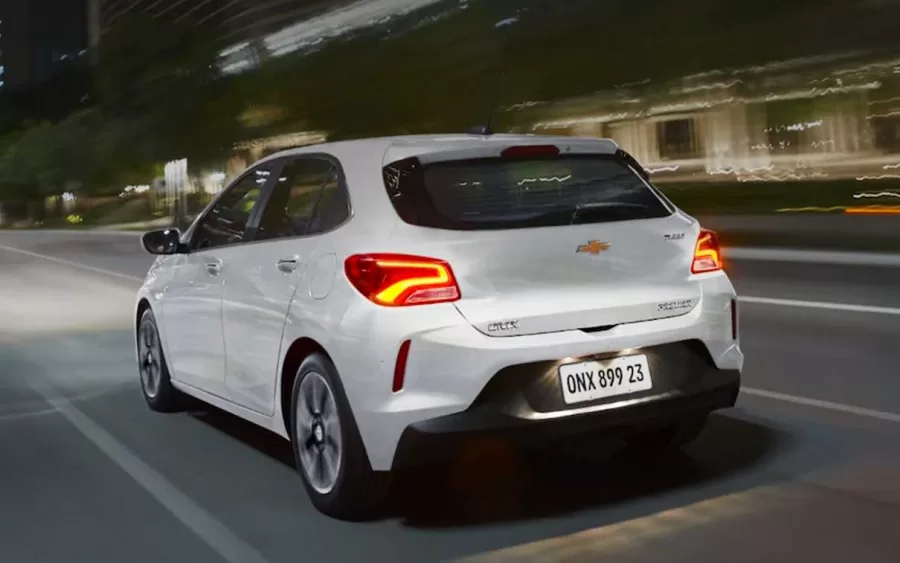 Chevrolet Onix 2024: Potência, Tecnologia e Segurança em um Hatch Moderno
