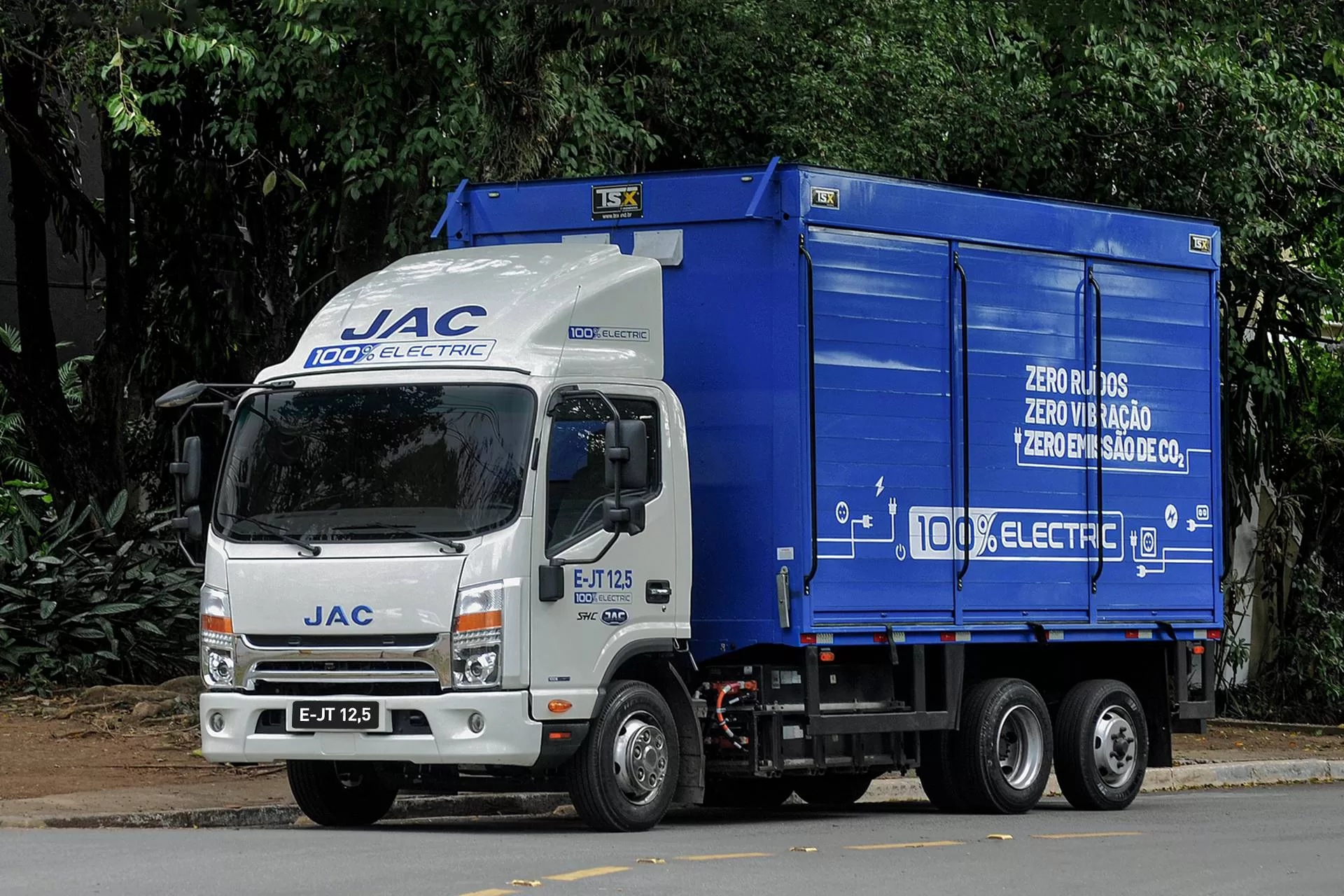 Caminhão JAC E-JT 12,5: Eficiência e Sustentabilidade na Logística Brasileira