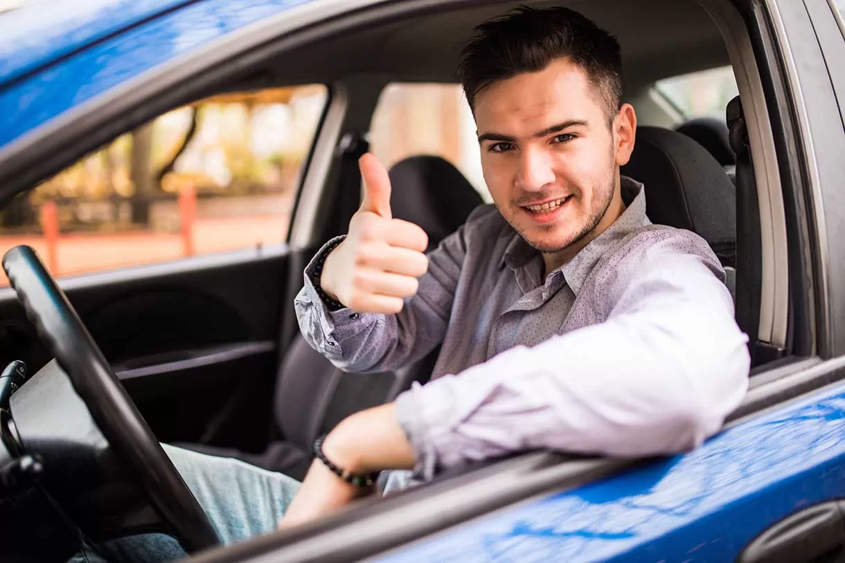 Carteira de Motorista: É essencial possuir uma carteira de motorista válida e atualizada.