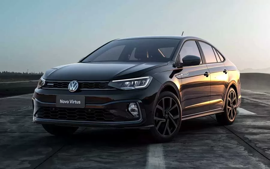 A versão mais luxuosa do Virtus, a Exclusive, oferece acabamentos e bancos exclusivos, tecnologia avançada, rodas de 18 polegadas e um motor 250 TSI de 150 cv.