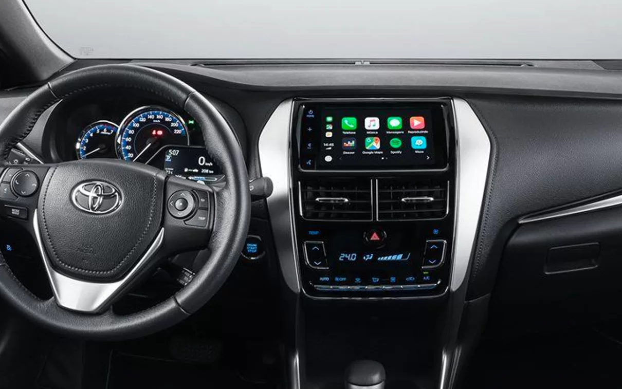 O Toyota Yaris Hatch 2024 oferece diferentes variantes para atender às preferências dos consumidores brasileiros em um segmento compacto.