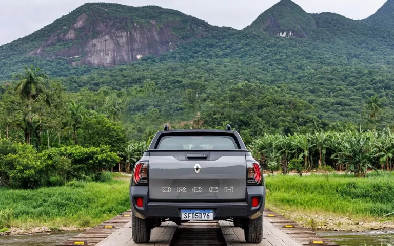 Rodando com Estilo: Design, consumo e preço da Renault Oroch Iconic 1.6 2025