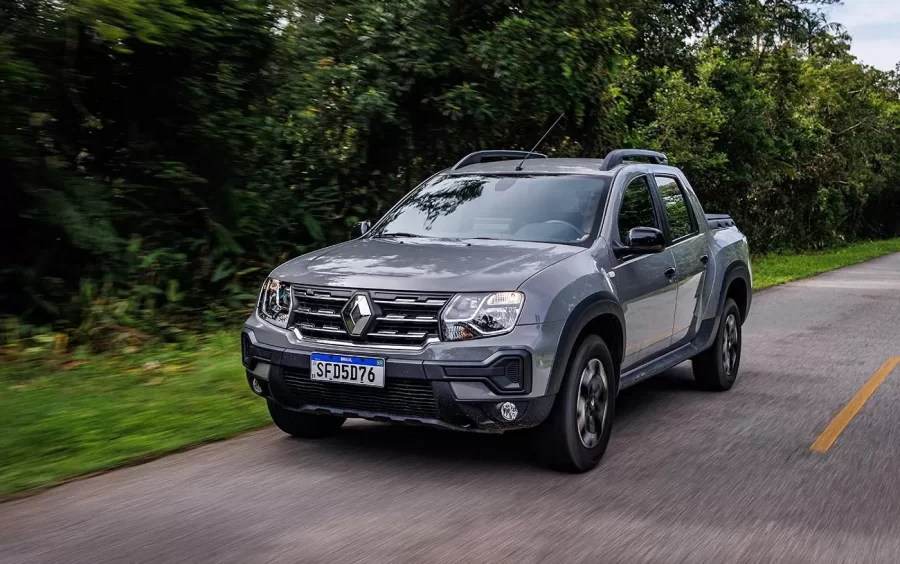 Renault Oroch – Baseada no Duster, traz motor 1.6 de 120 cv, capacidade de carga de 680 kg e versões manuais. O preço é aproximado de R$ 120 mil e cerca de R$ 157 mil.