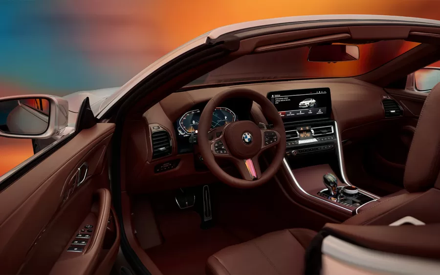 O interior do BMW Concept Skytop possui assentos de couro com detalhes em estilo brogue. As superfícies internas foram trabalhadas na tradicional selaria da fábrica do BMW Group em Dingolfing.