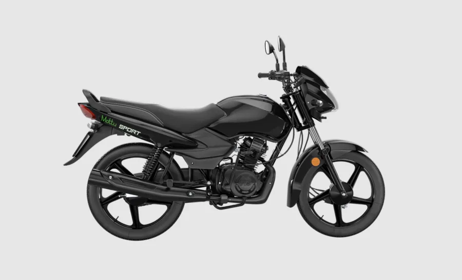 O câmbio mecânico de quatro marchas tem engates invertidos, enquanto a partida é feita por pedal. Essa configuração oferece robustez para rodar nas cidades com baixo custo de manutenção.