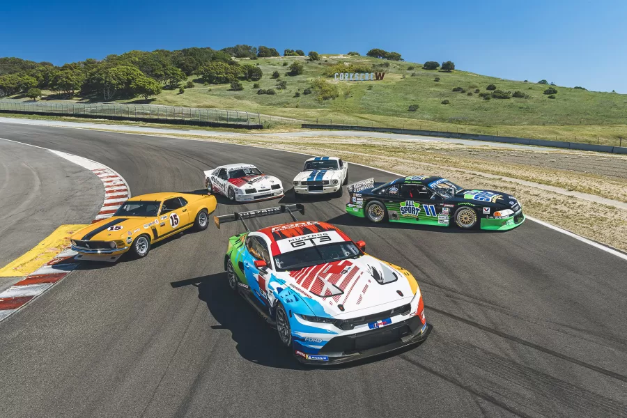 O design do GT3 não apenas honra os sucessos antigos, mas também inspira a equipe Ford Performance a buscar novas vitórias nas pistas de corrida.
