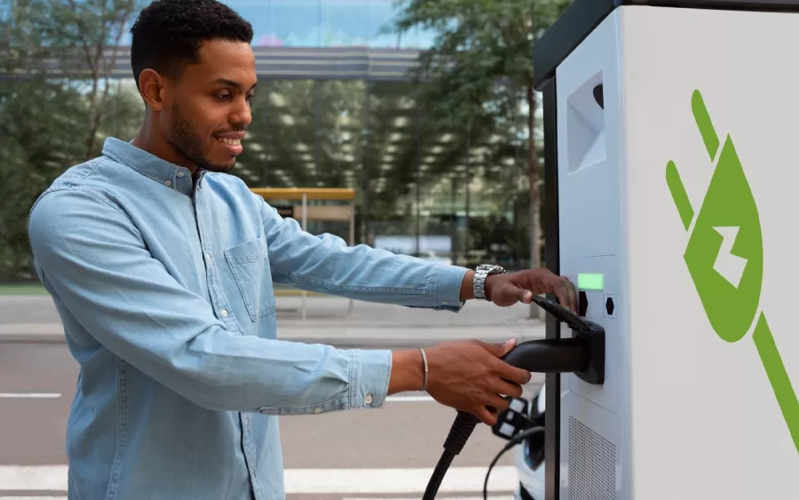 Recentemente, começou-se a explorar o uso do nióbio em baterias elétricas, visando aprimorar a eficiência de carregamento e a durabilidade desses dispositivos.