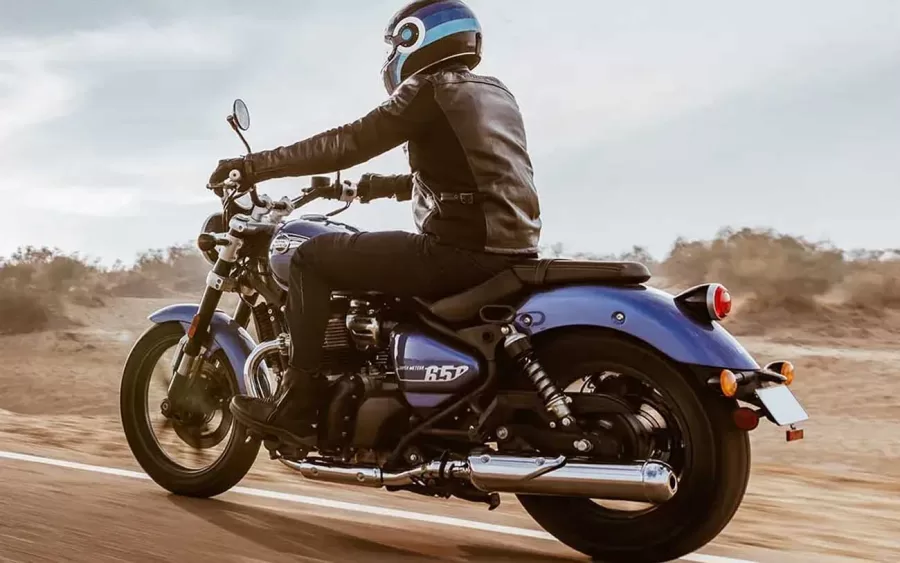 A Royal Enfield Super Meteor 650 foi lançada no Brasil, superando as expectativas com muitas reservas. O modelo chegou em abril e as primeiras 650 unidades se esgotaram rapidamente.