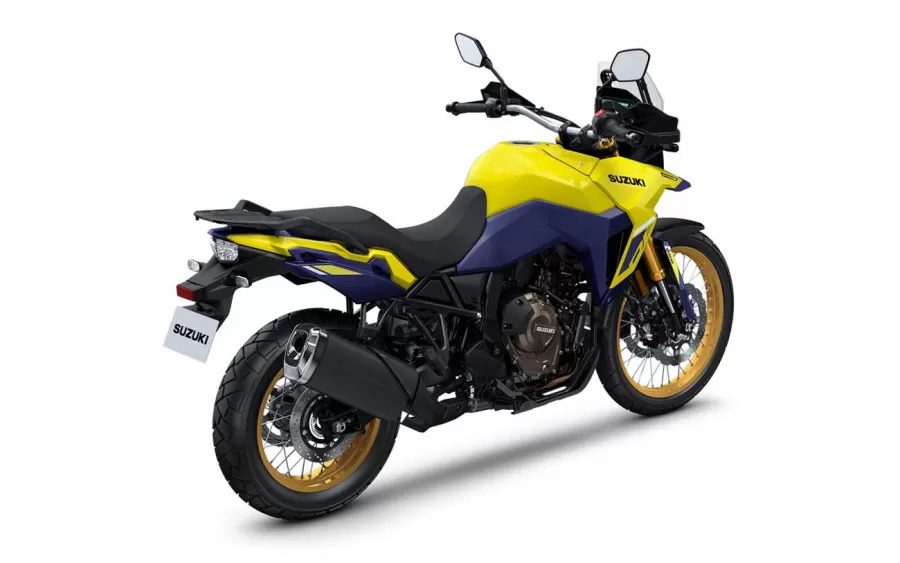 Esses elementos visam proporcionar maior segurança e adaptação às diferentes condições de uso, tanto na estrada quanto fora dela. A V-Strom 800DE está equipada com um motor bicilíndrico em linha de 776 cc.